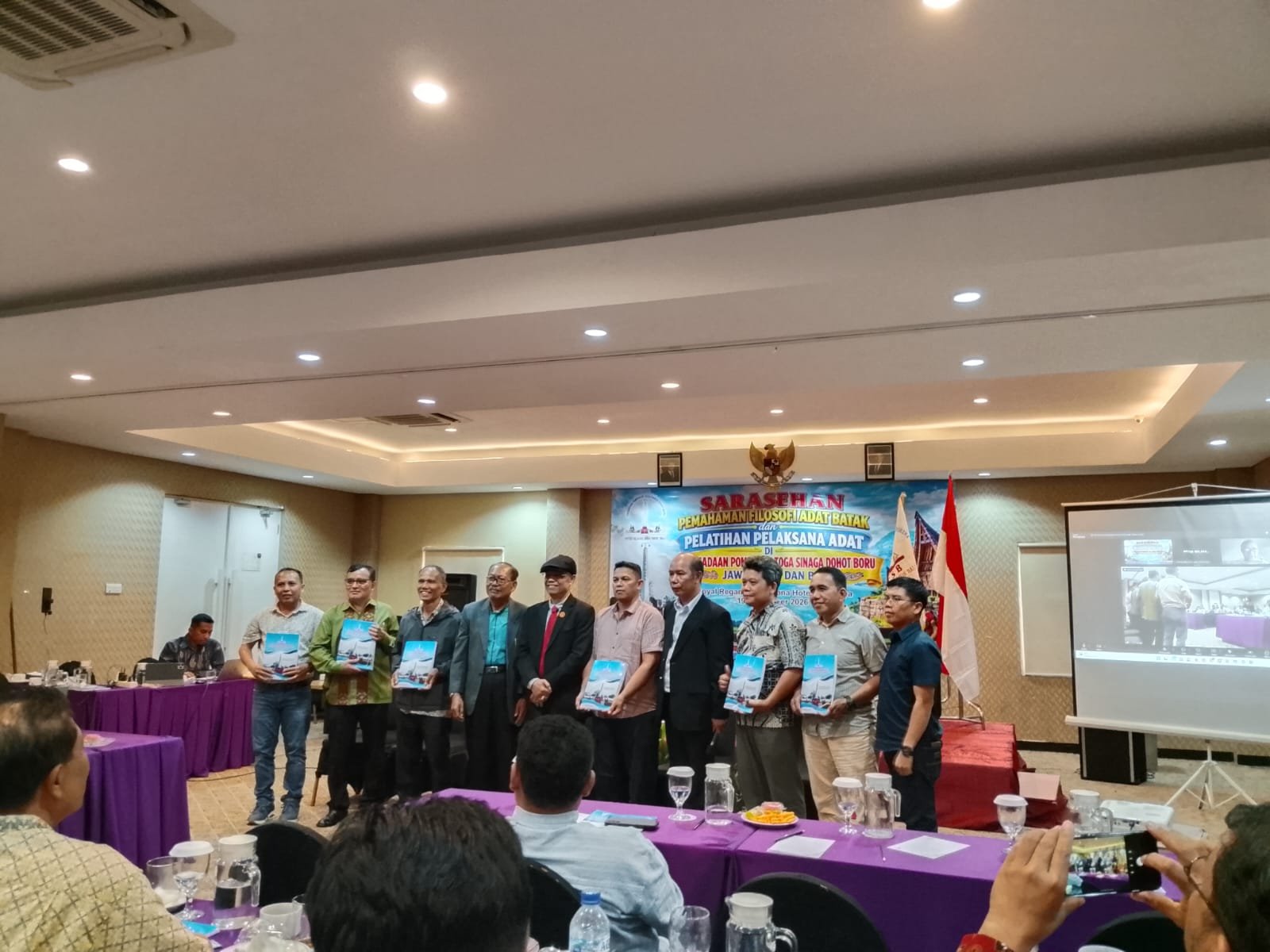 Pelatihan Pemahaman Filosofi dan Pelaksana Adat Batak di Surabaya (foto 3)
