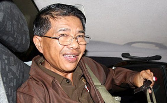Sirus Sinaga, SH.M.Him.